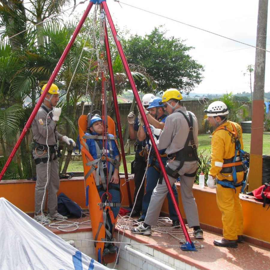 Rescate con cuerdas